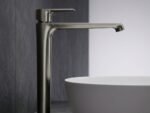 Grifo monomando lavabo caño alto FIORE titanio PVD cepillado - Imagen 3